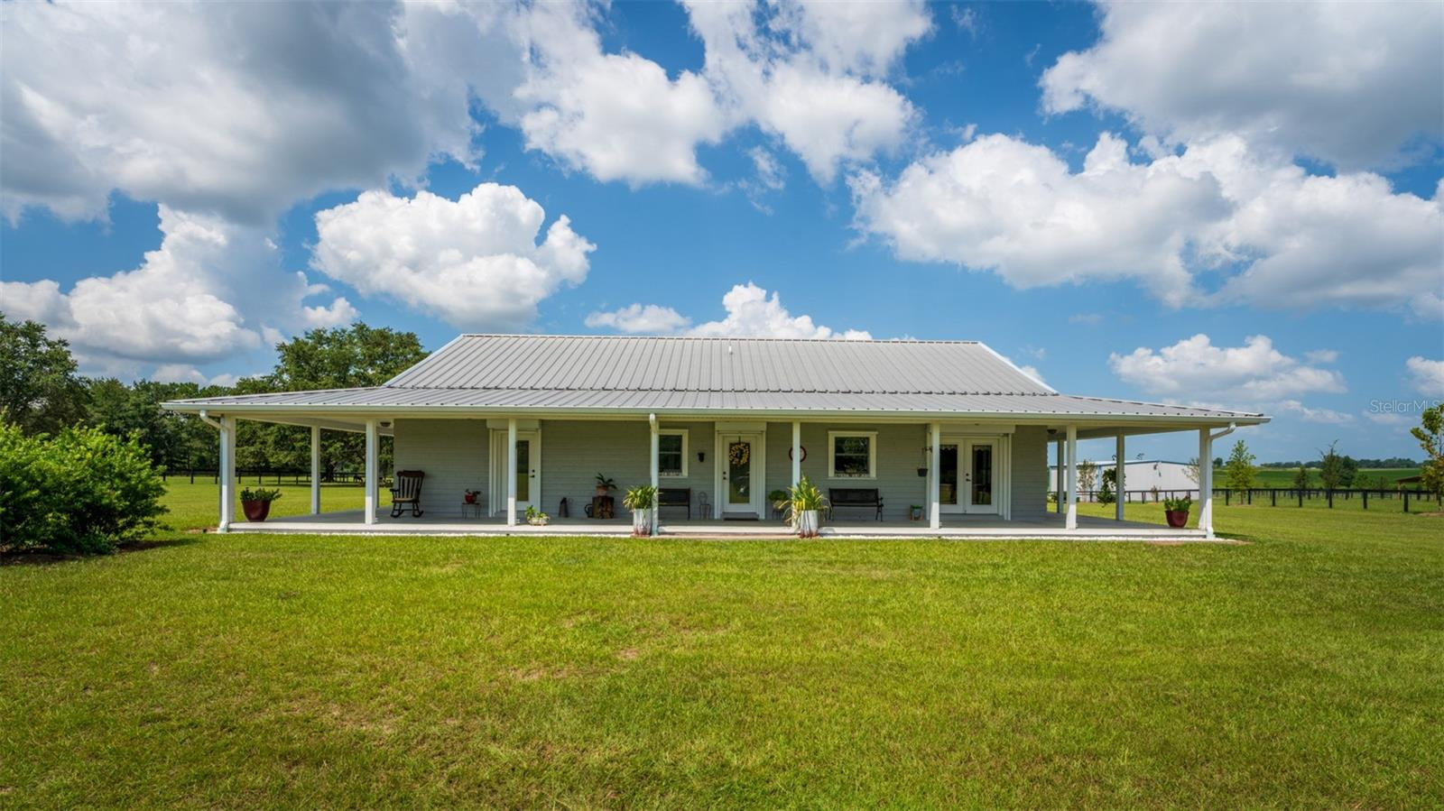 Custom home, barn, arena, and airplane hangar for sale near Ocala, FL $1,500,000
