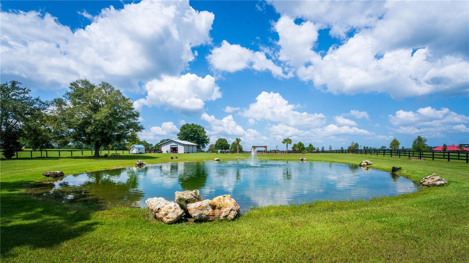 Custom home, barn, arena, and airplane hangar for sale near Ocala, FL $1,500,000